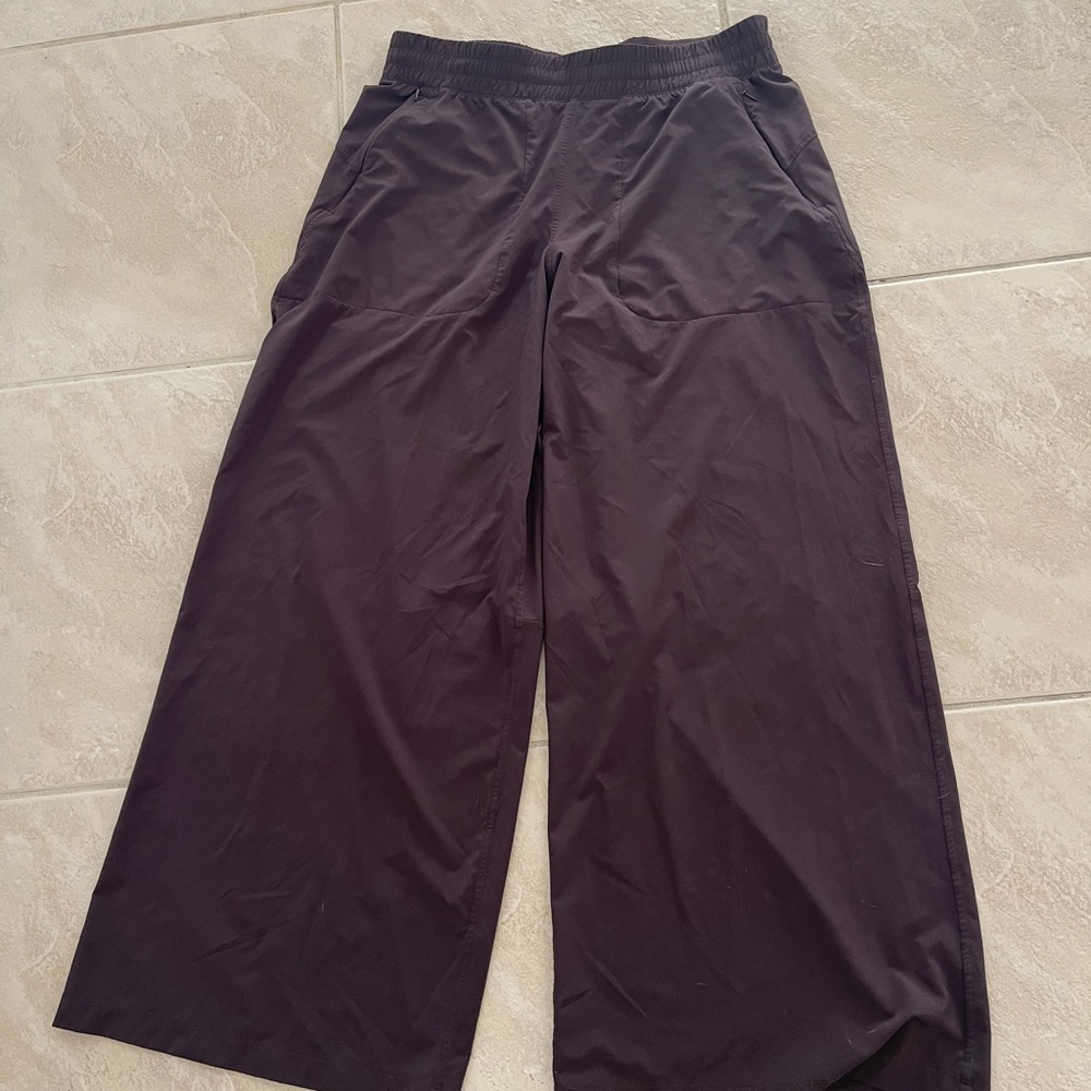 Lululemon Swift Mid-Rise Wide-Leg Pant